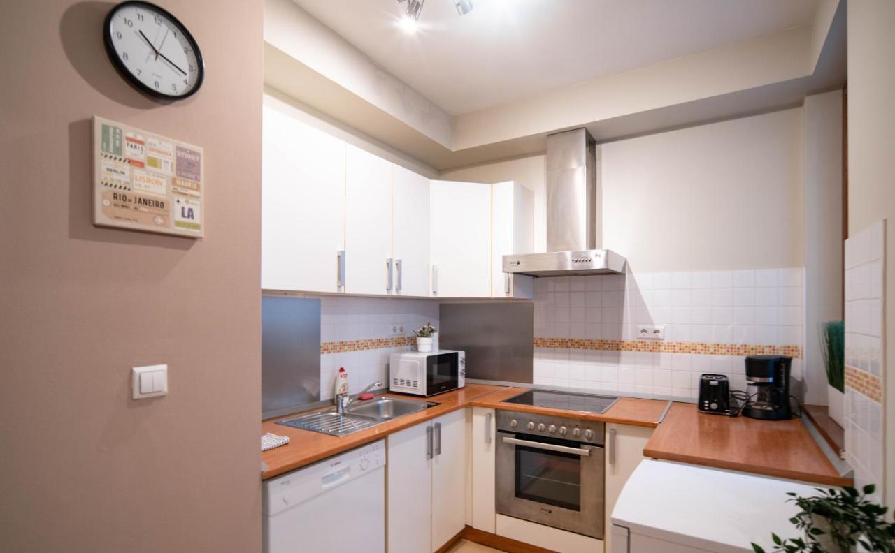 Central Passage For 2, Balcony, Wifi, Ac, Tv Lejlighed Budapest Eksteriør billede