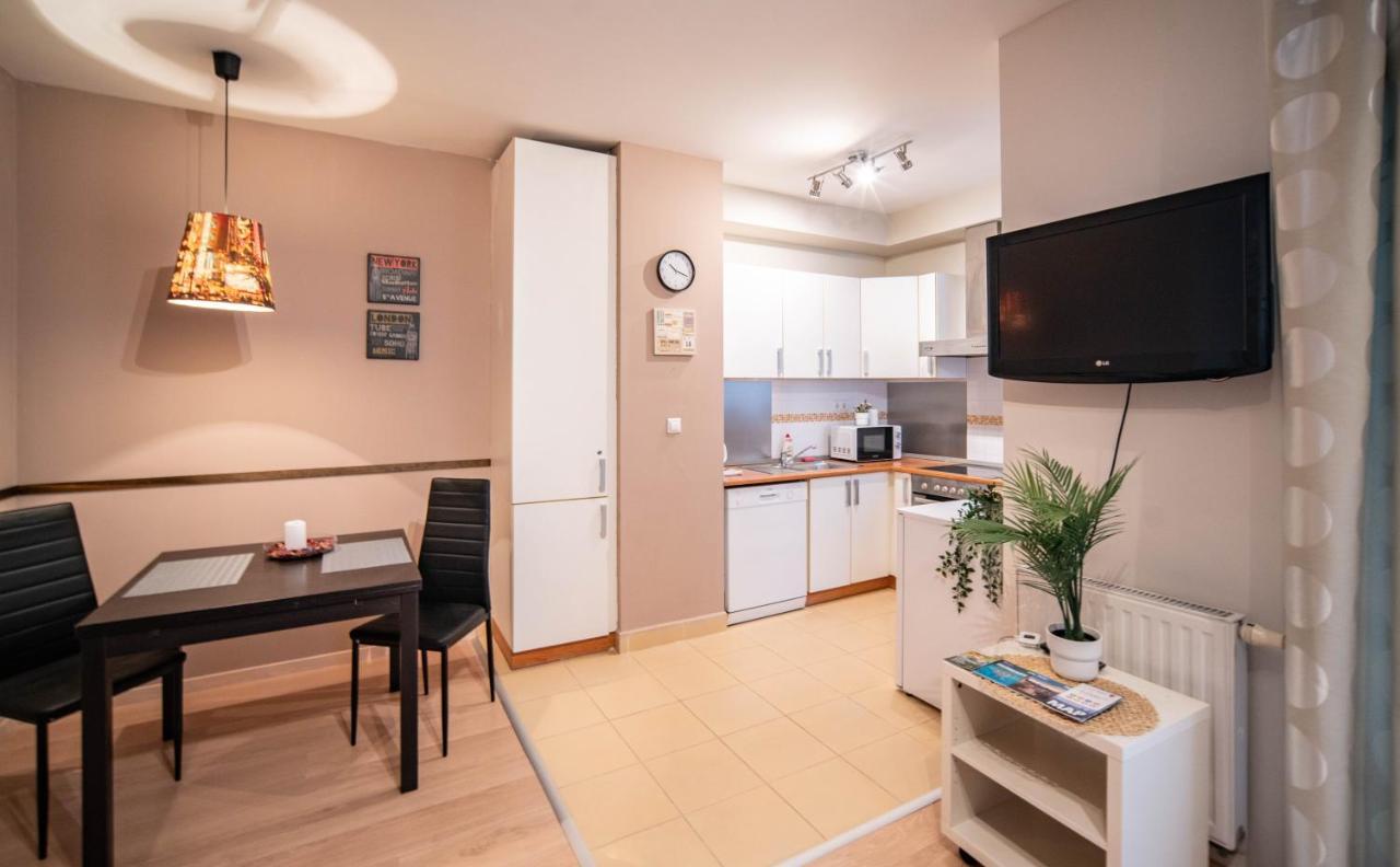 Central Passage For 2, Balcony, Wifi, Ac, Tv Lejlighed Budapest Eksteriør billede