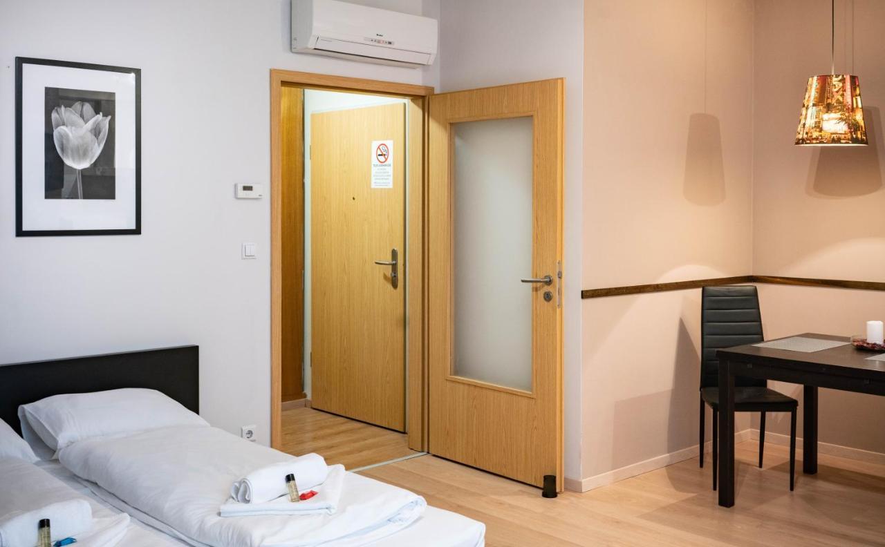 Central Passage For 2, Balcony, Wifi, Ac, Tv Lejlighed Budapest Eksteriør billede