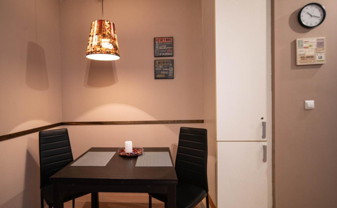 Central Passage For 2, Balcony, Wifi, Ac, Tv Lejlighed Budapest Eksteriør billede